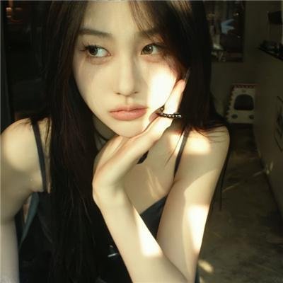 姹紫嫣红碧绿波